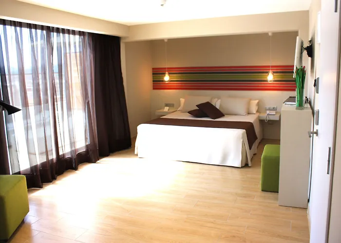Alegria Plaza Paris & 4 Sup 4* Lloret de Mar