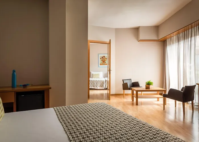 Alegria Plaza Paris & 4 Sup 4* Lloret de Mar