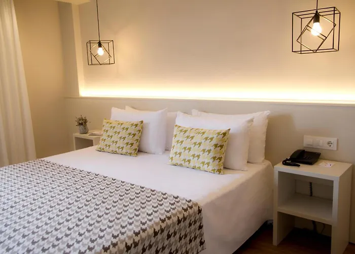 Alegria Plaza Paris & 4 Sup 4* Lloret de Mar